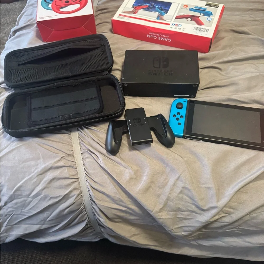 Nintendo Switch Red and Blue Steering Wheel Set - Picture 9 of 9